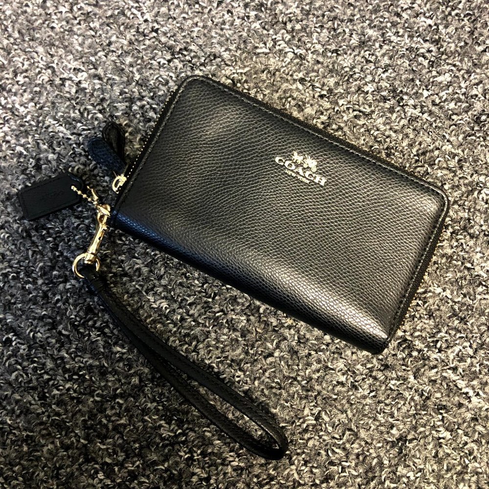 Coach Zip Wallet / Wristlet
